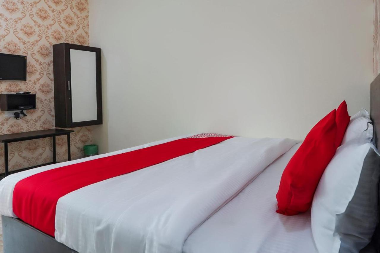 Oyo Flagship 68474 Hotel Viraj Pune Exterior foto