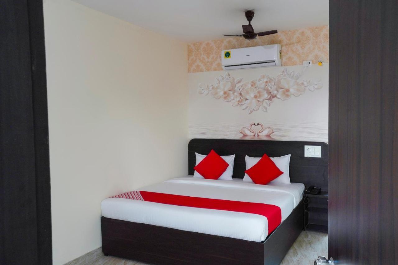 Oyo Flagship 68474 Hotel Viraj Pune Exterior foto