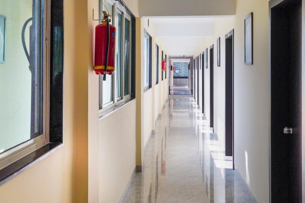 Oyo Flagship 68474 Hotel Viraj Pune Exterior foto